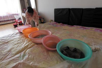 华安楼上漏水，住户失联，小区没物管，业主维权难！律师来支招……